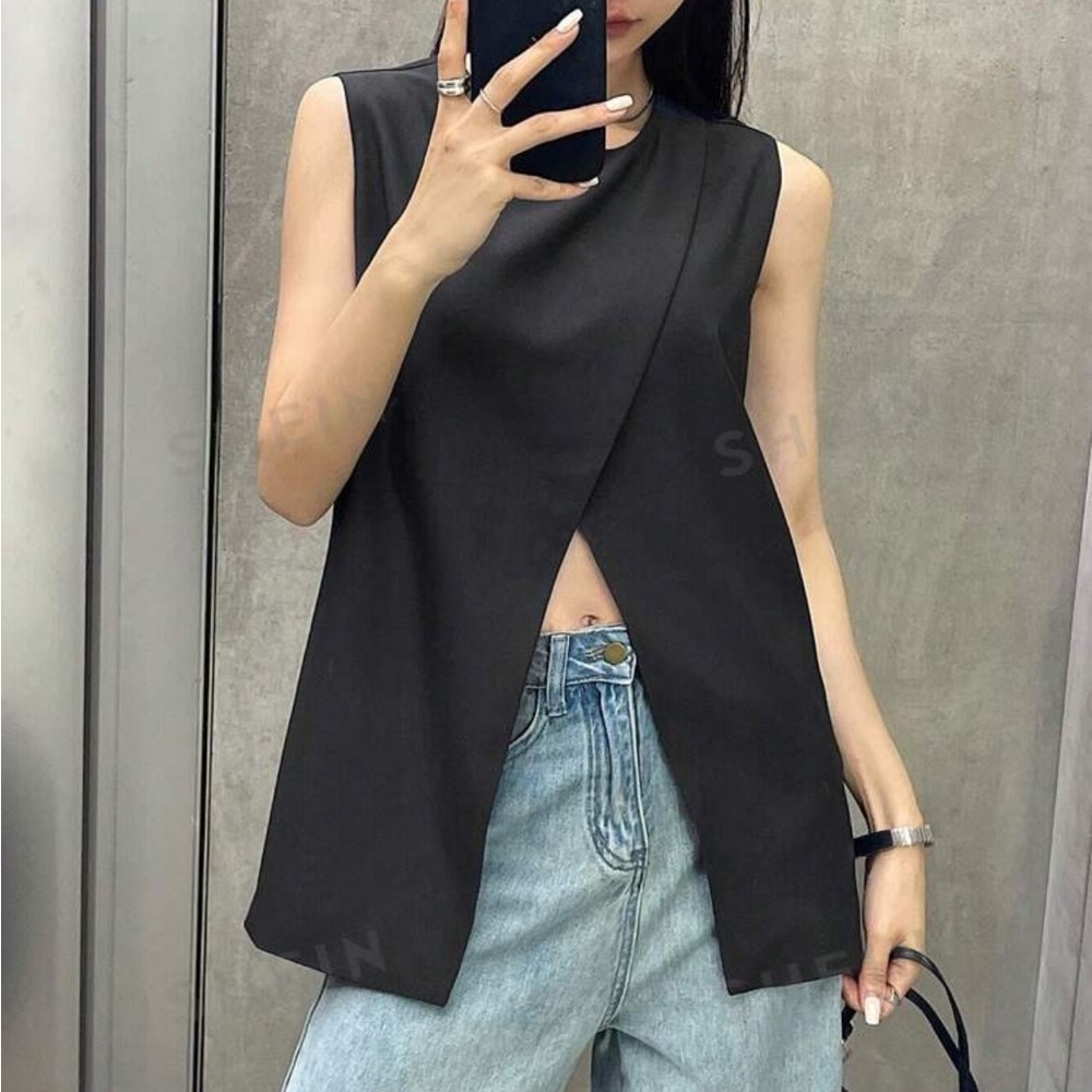 BLACK OPEN FRONT GOING OUT TOP